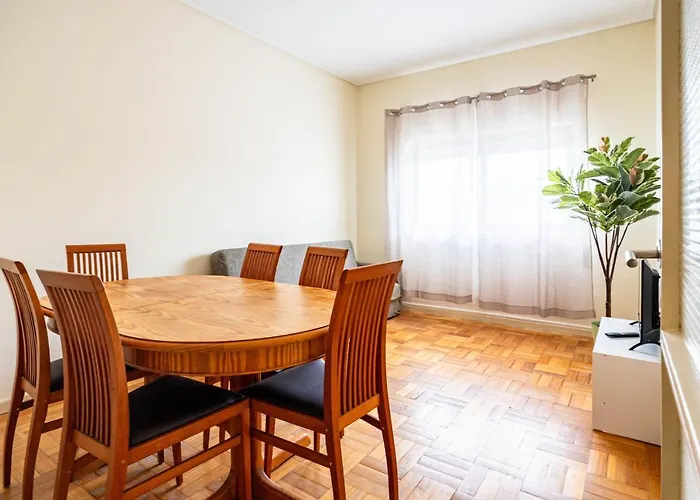 Convenient 3-Bedroom Apartments Next To Bom Sucesso