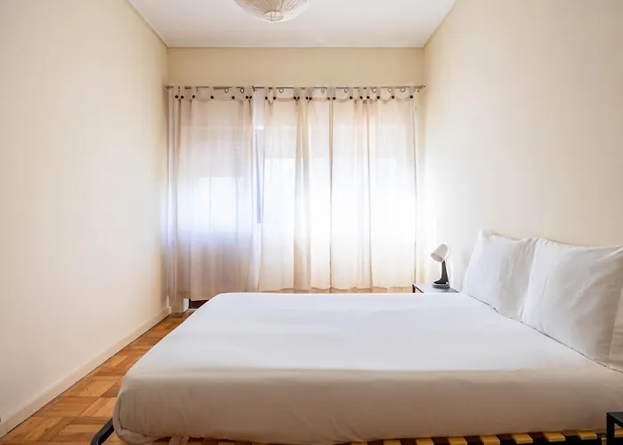 Convenient 3-Bedroom Apartments Next To Bom Sucesso