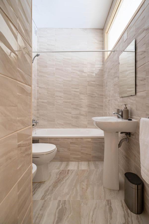 Apartment Convenient 3-bedroom Next To Bom Sucesso Porto